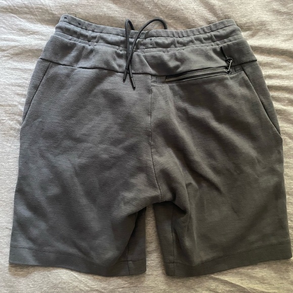 Men’s Nike Shorts - Picture 2 of 4